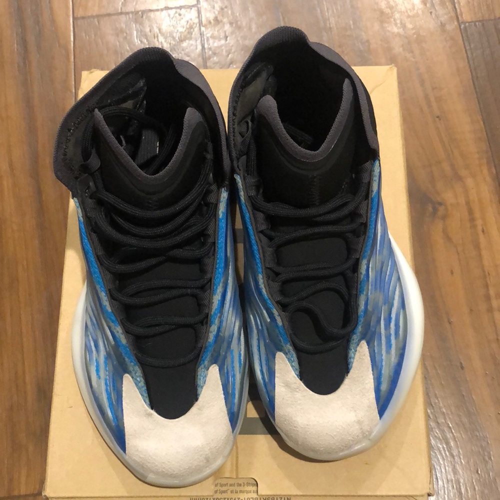 Yeezy Size 6Y